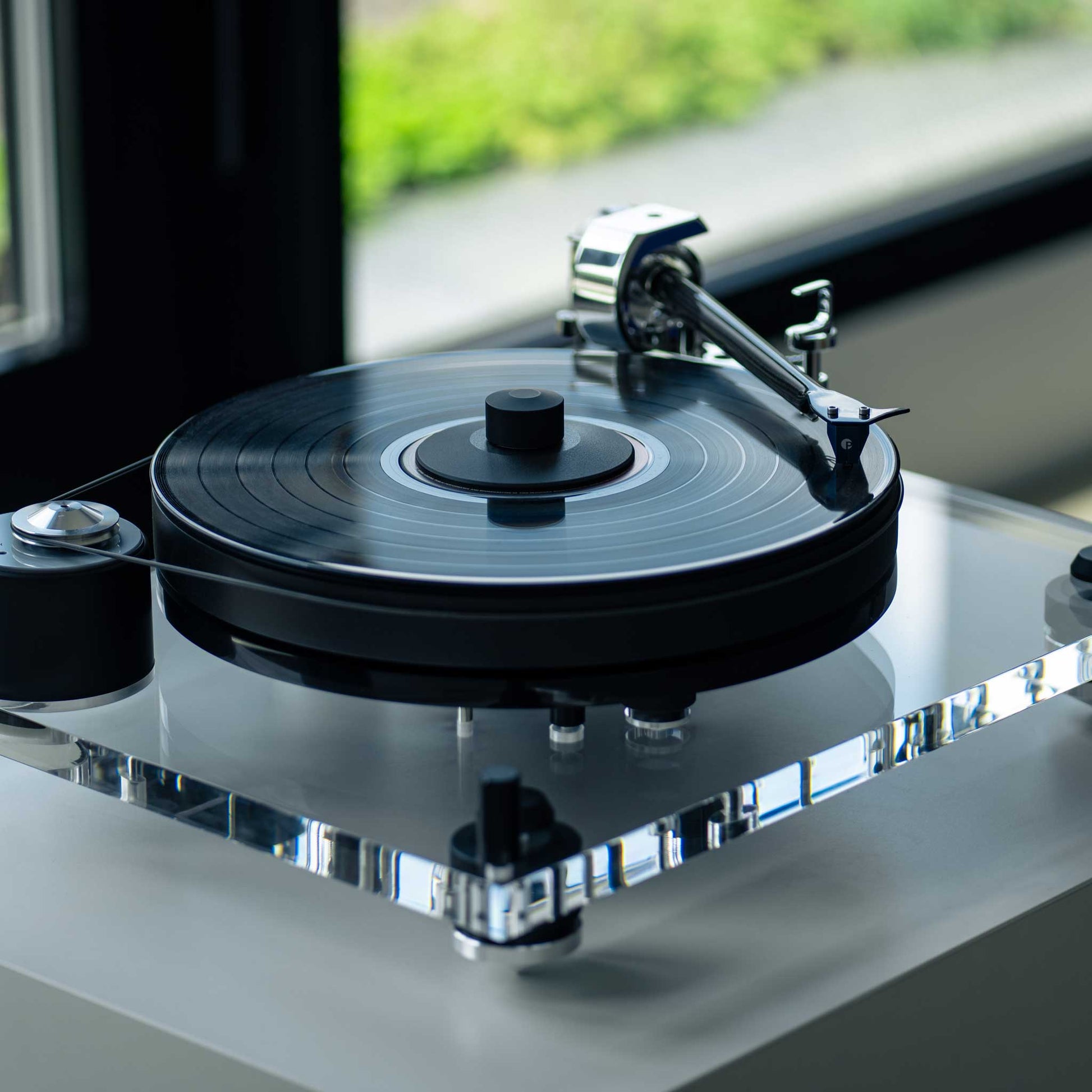 Pro-ject 6 PerspeX Balanced Superpack Turntable Detail