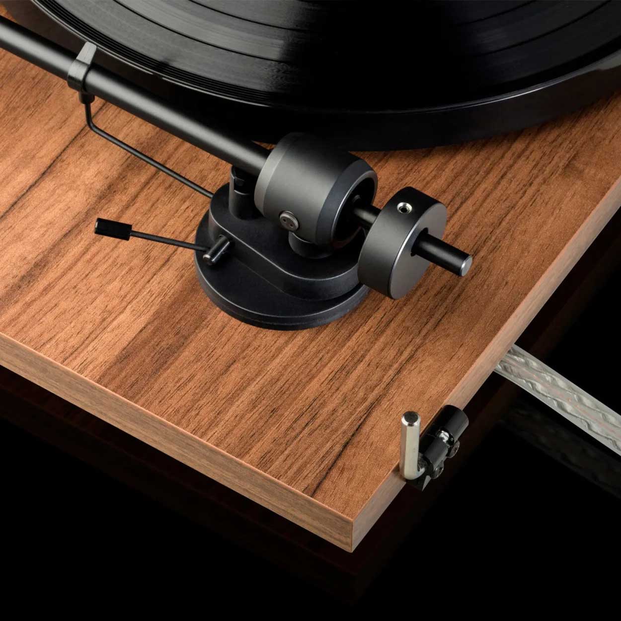 Pro-Ject E1 Phono Turntable Walnut Detail