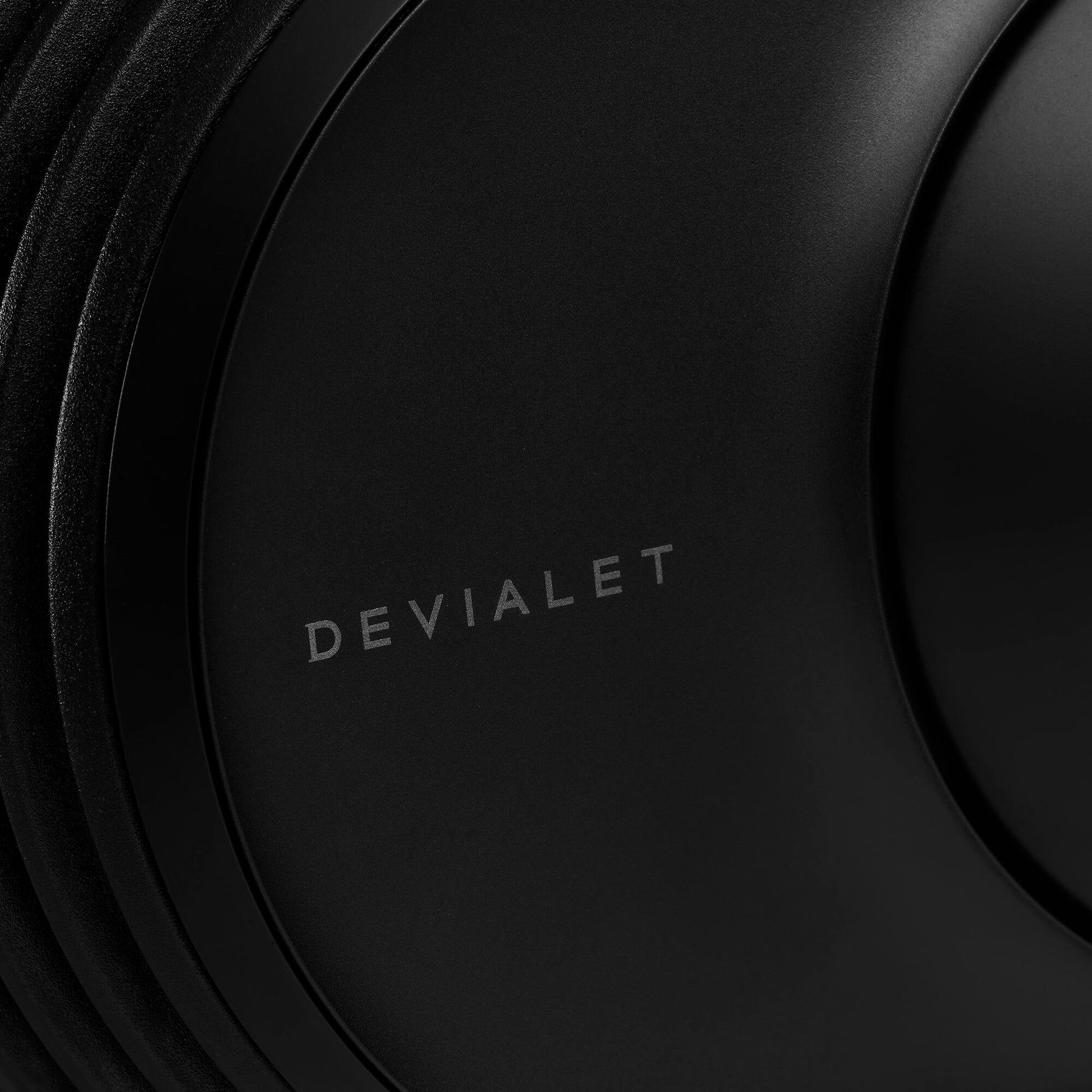 Devialet Phantom II 98 dB Matte Black Detail